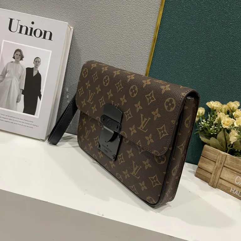 Louis Vuitton bag - HAUTEWATCH