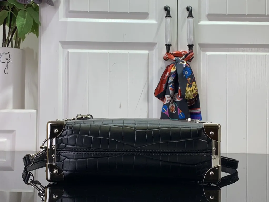 Louis Vuitton bag - LITELUX