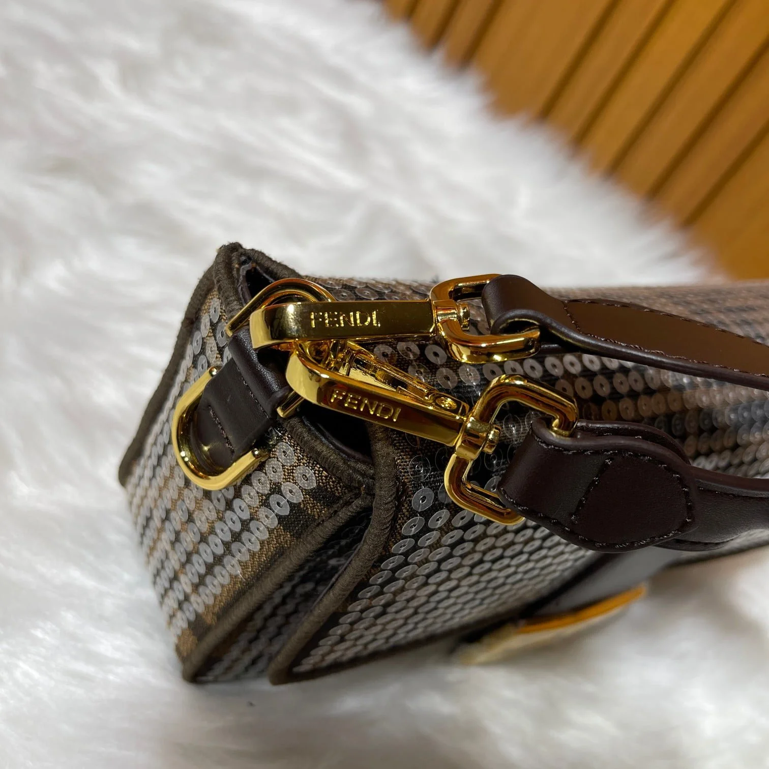 FENDI baguette bag with beads F2029 Size: 26*5*15CM - LITELUX