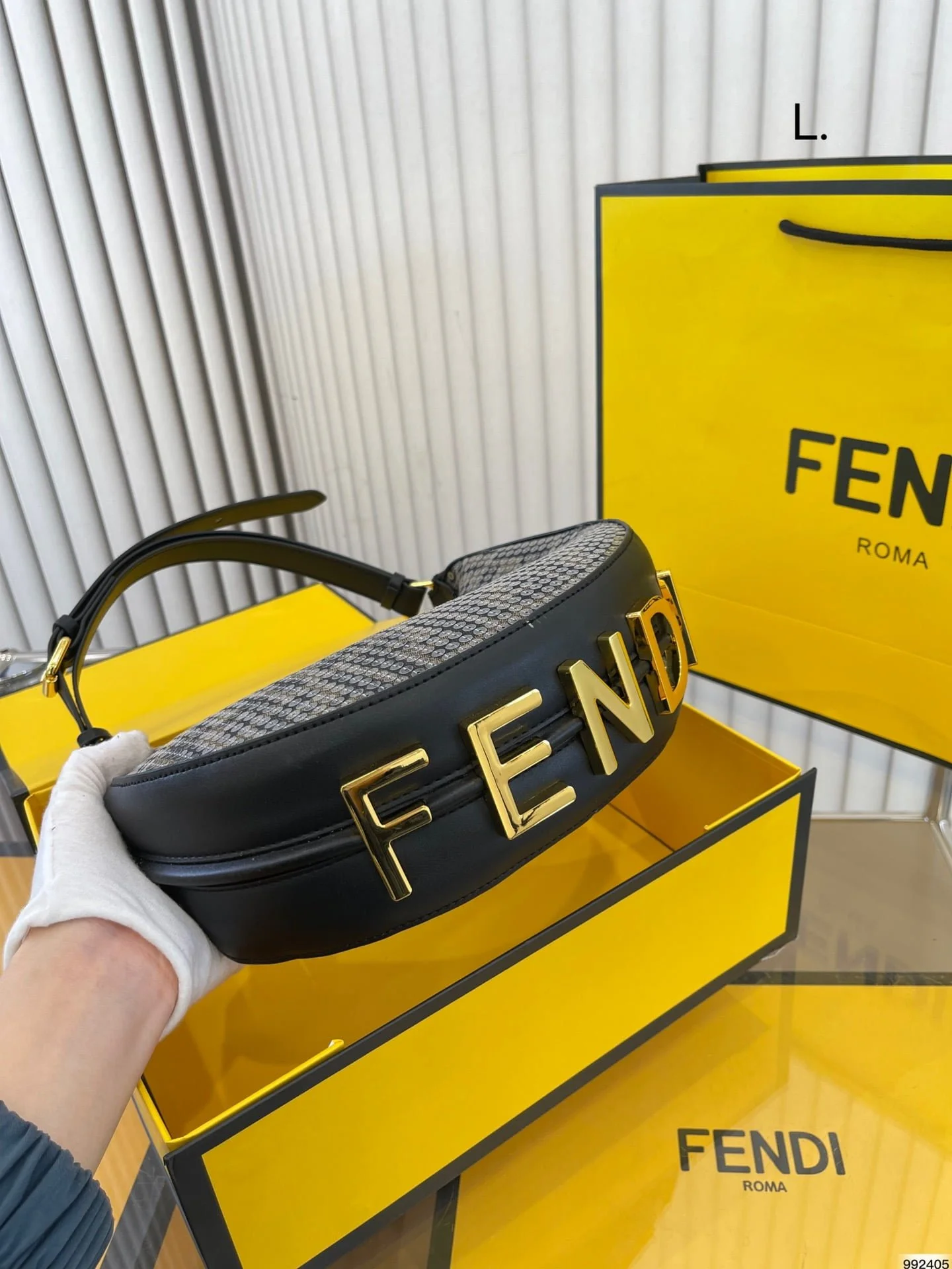 FENDI half moon bag underarm bag Size: 20*10cm /25*13cm - LITELUX