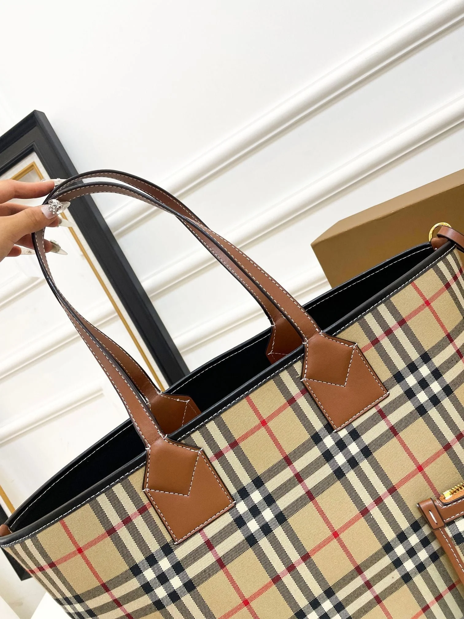 Burberry tote shopping bag with small wallet size: 35*16*29cm - LITELUX
