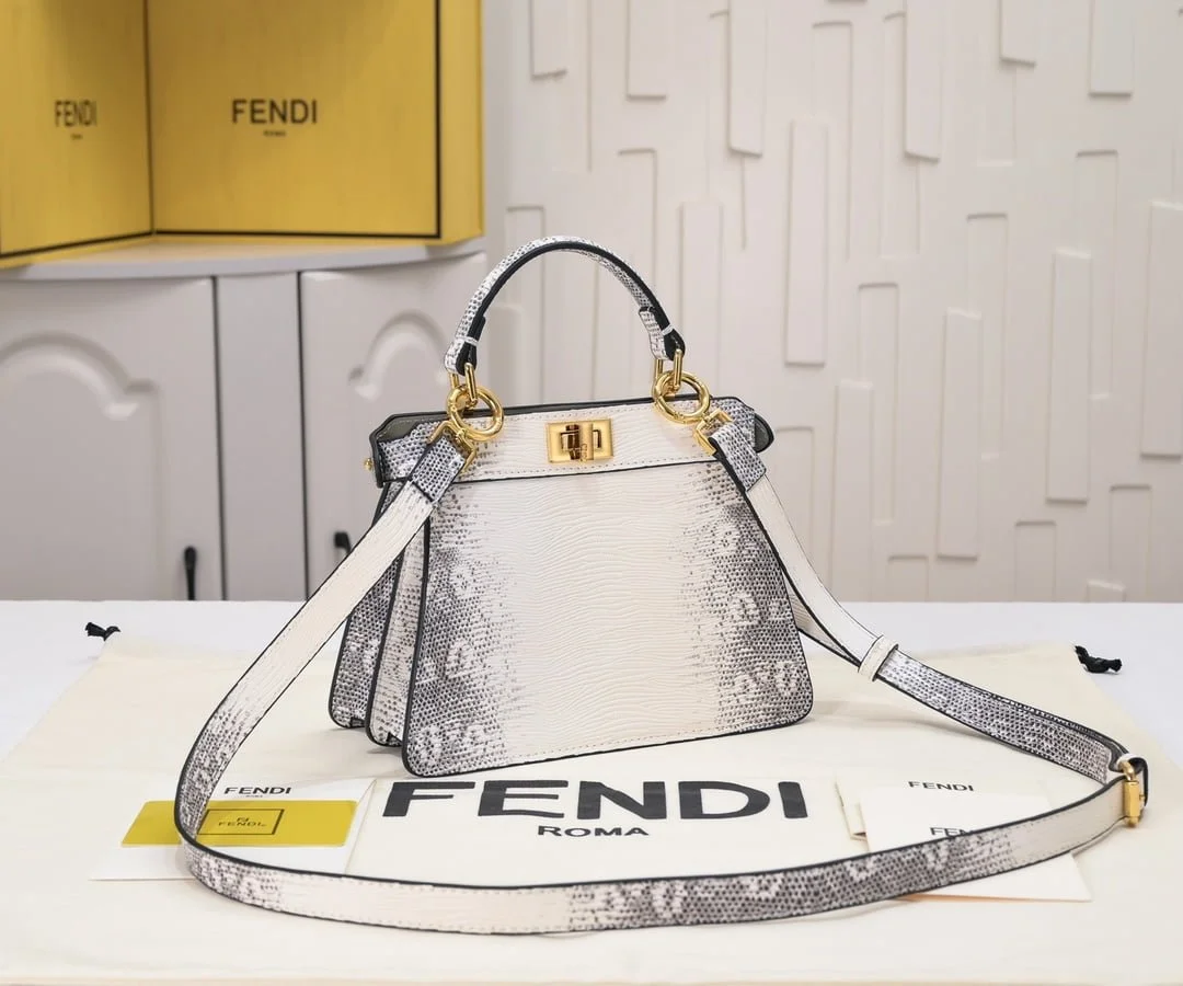 FENDI Peekaboo Crocodile Leather gold hardware 23ss 335 Size: 20*15cm - LITELUX