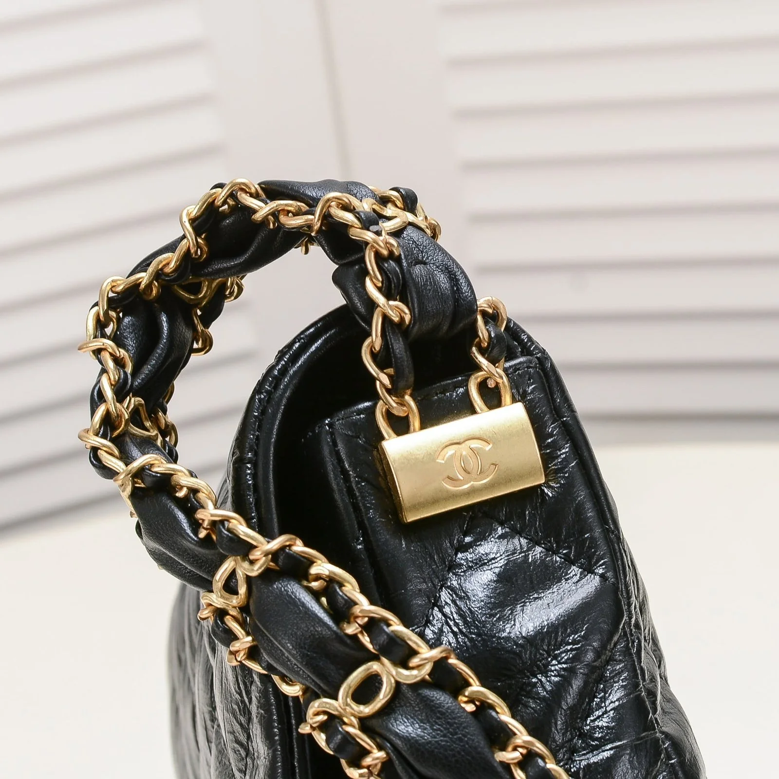 Chanel 23K cowhide strap shoulder bag 9112 size: 13.5*20.5*5cm - LITELUX
