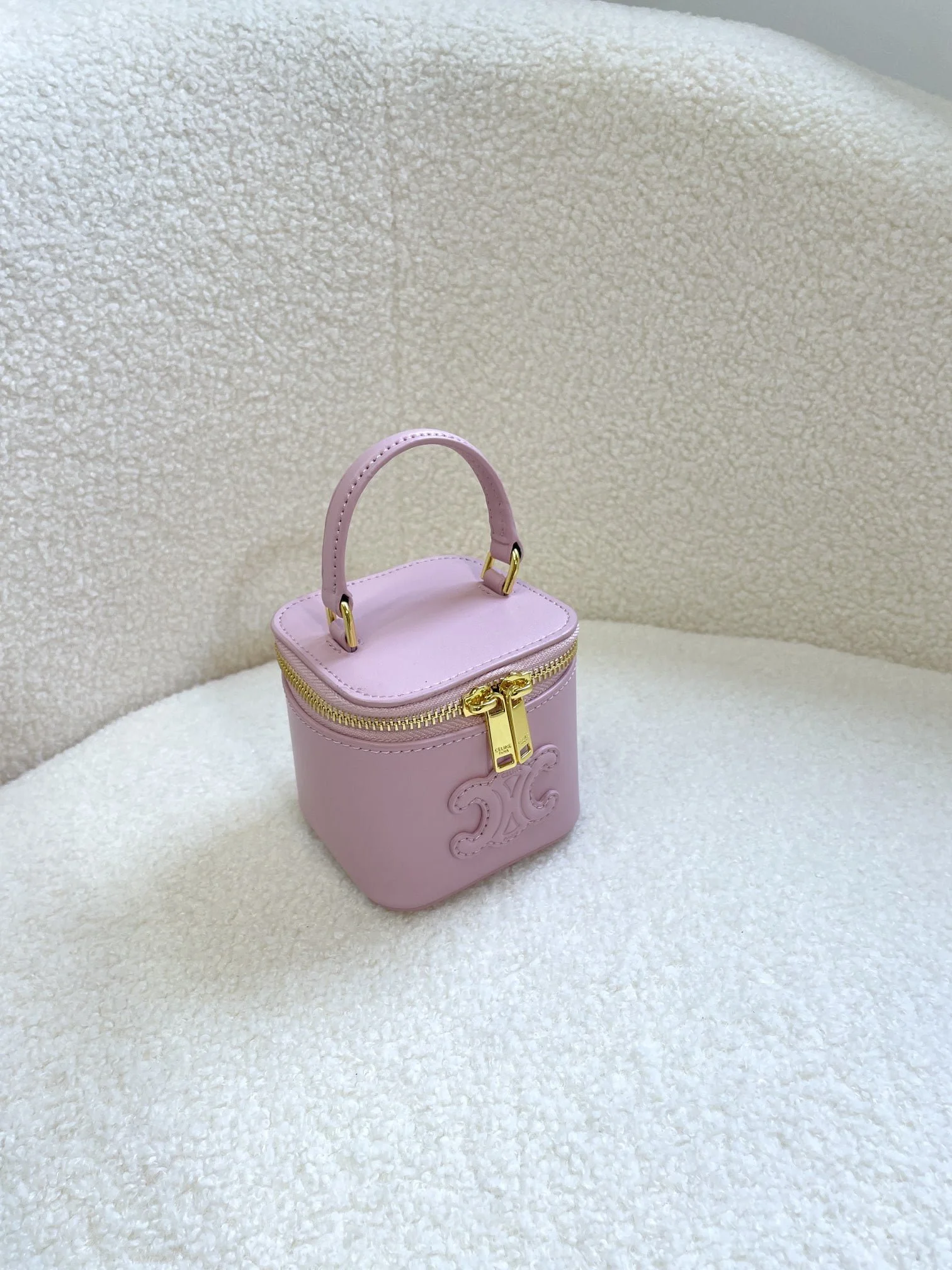 CELINE 23s Spring/Summer – Mini smooth leather makeup case Pink 8080 Size: 9.5* 8* 9cm - LITELUX