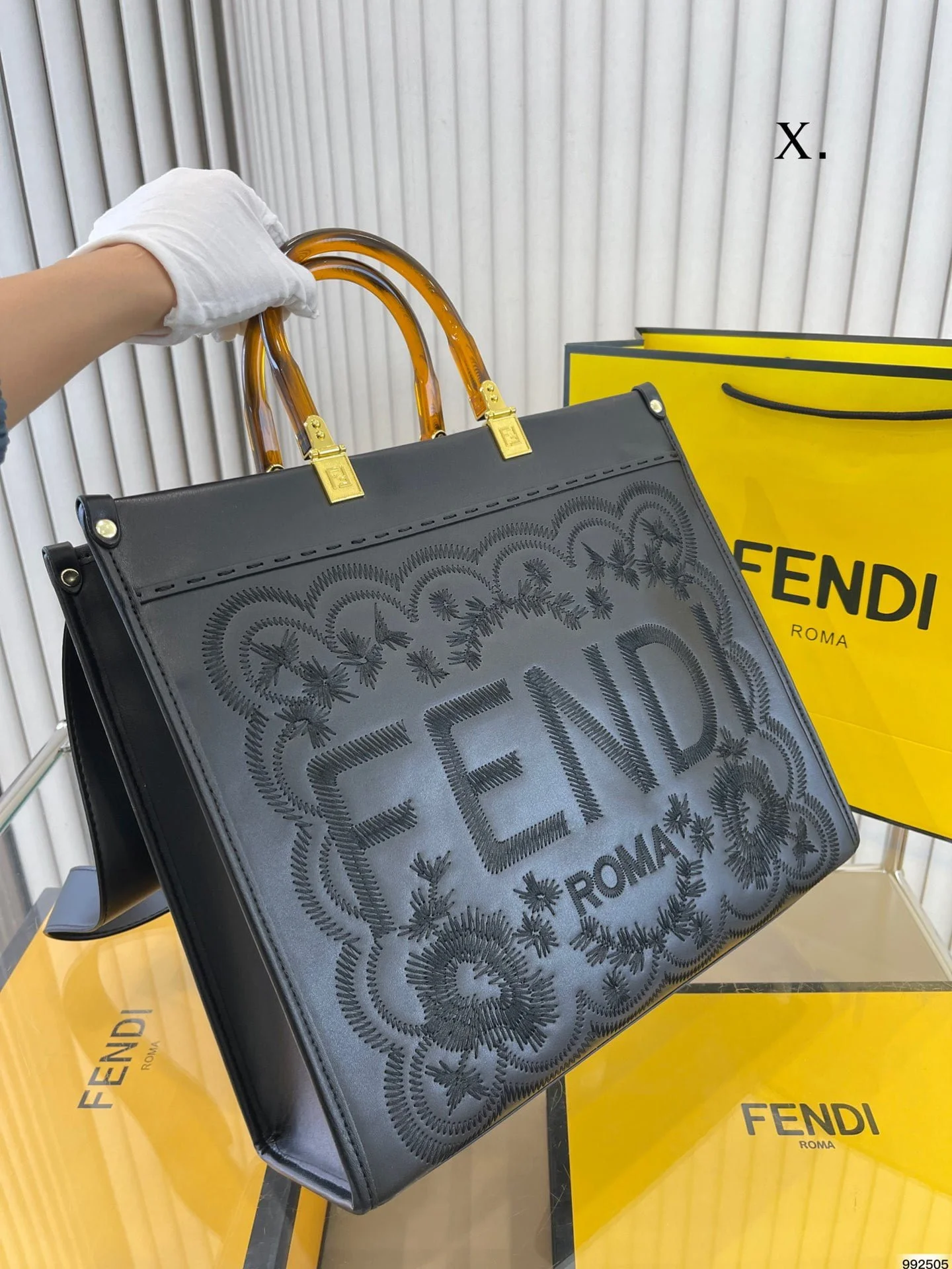 FENDI Tote bag Black Size: 35*31cm - LITELUX