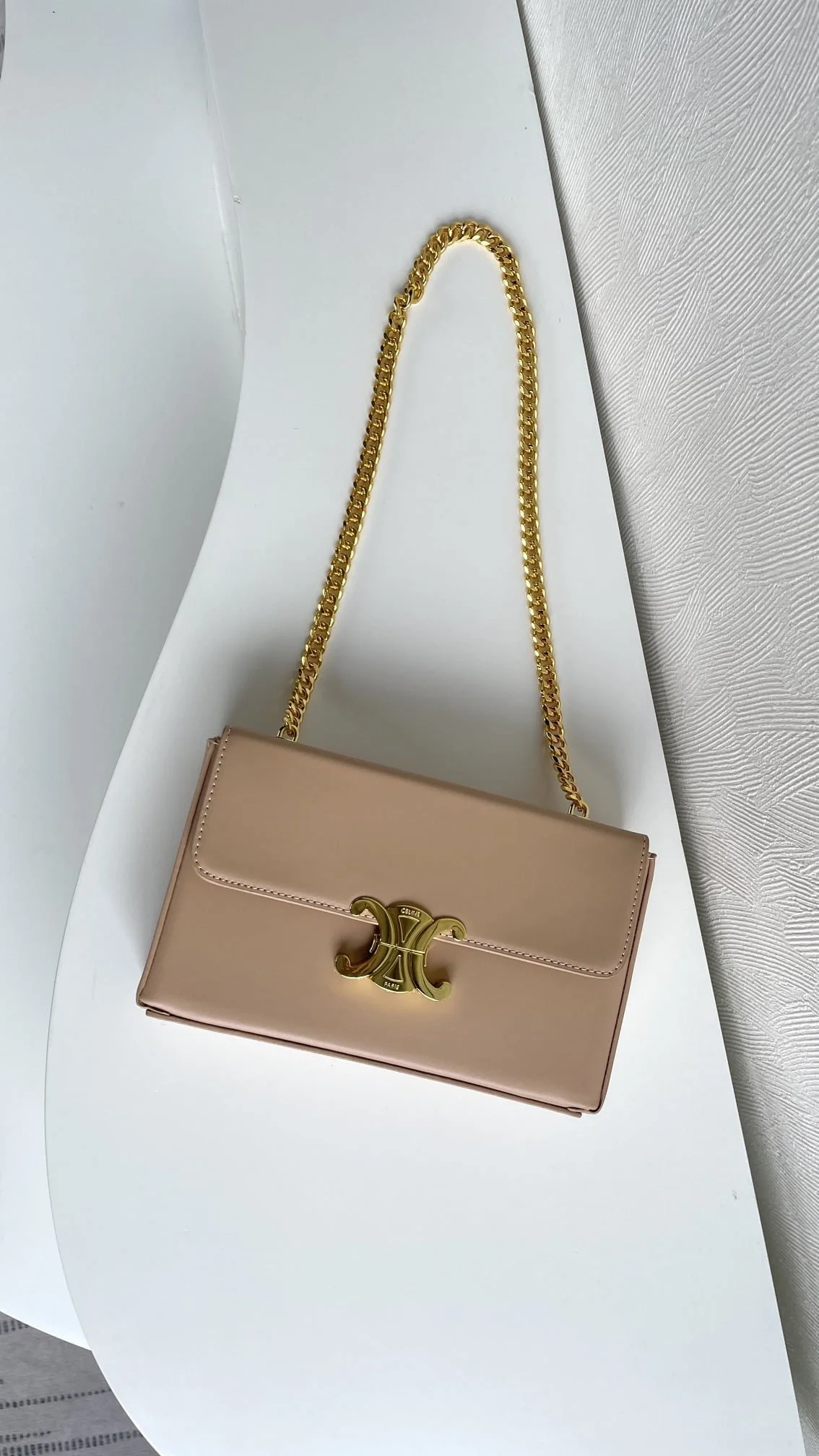CELINE Arc de Triomphe Pink with Chain Size: 22 * 13.5 * 6cm - LITELUX