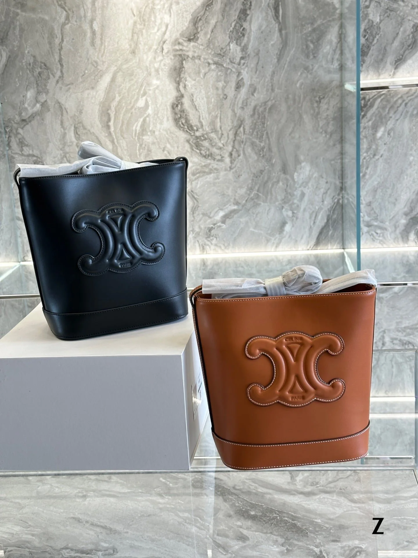 CELINE Caramel brown /Black bucket bag Size: 22*27cm - LITELUX