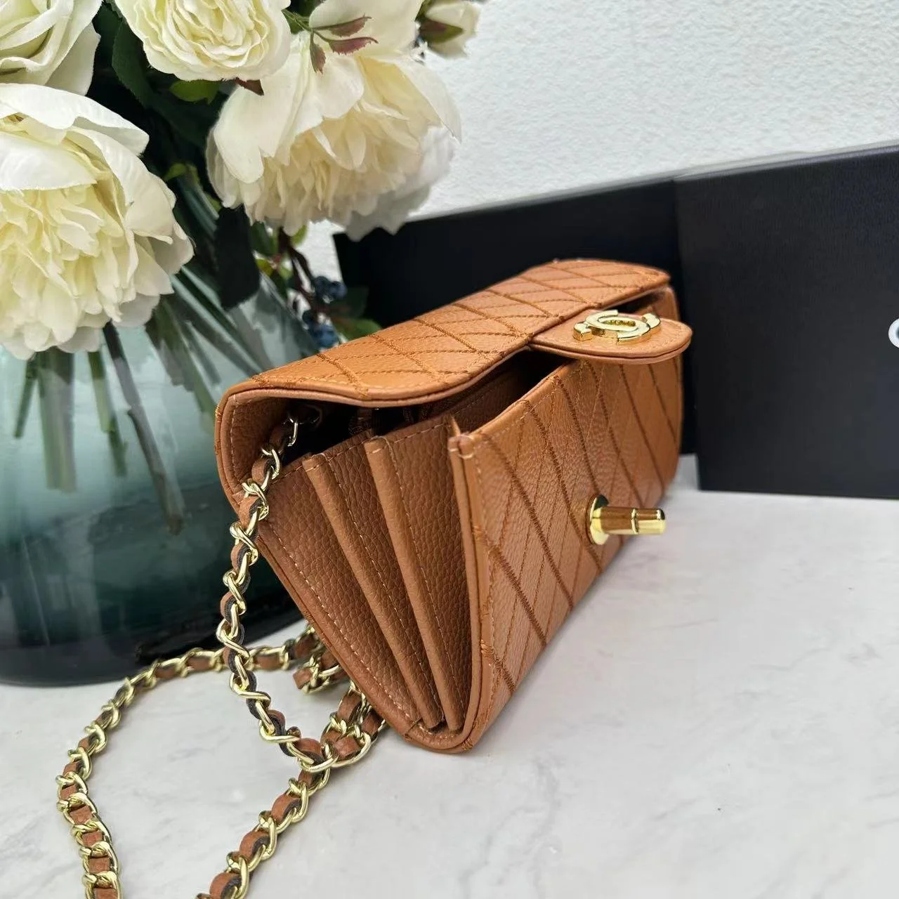Chanel chain crossbody bag diamond and litchi cowhide Brown 50098 size: 19*10*3.5cm - LITELUX
