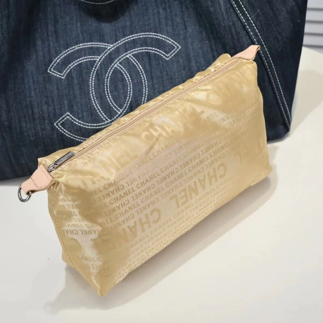 Chanel Denim shopping bag with a small wallet - LITELUX