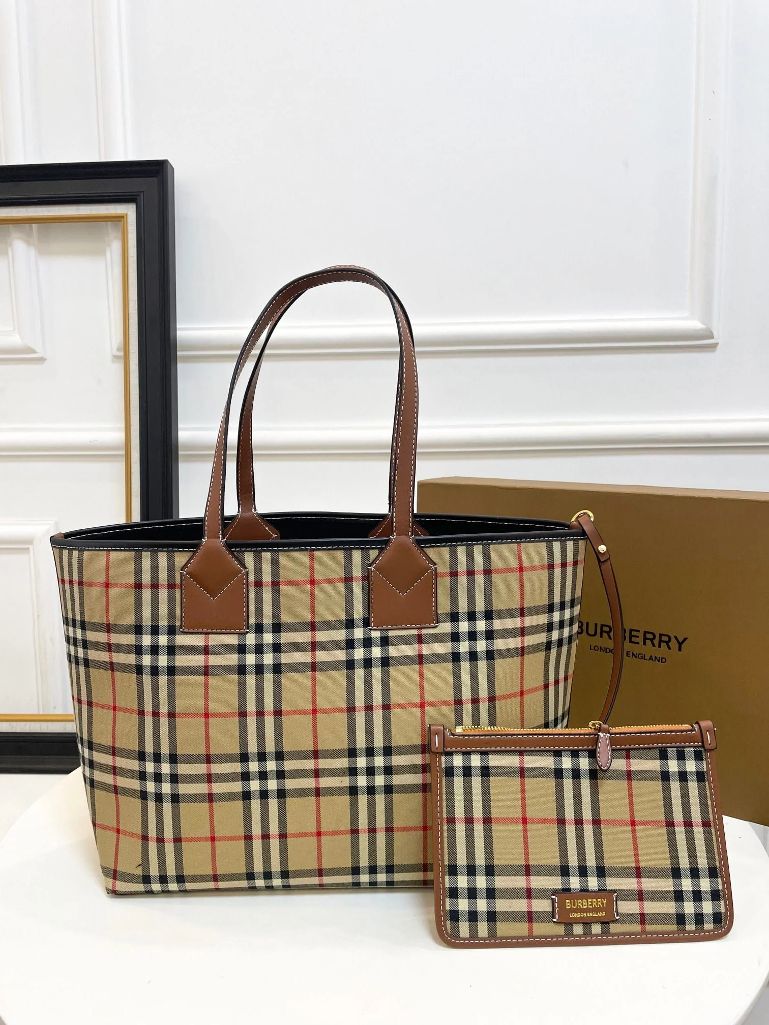 Burberry tote shopping bag with small wallet size: 35*16*29cm - LITELUX