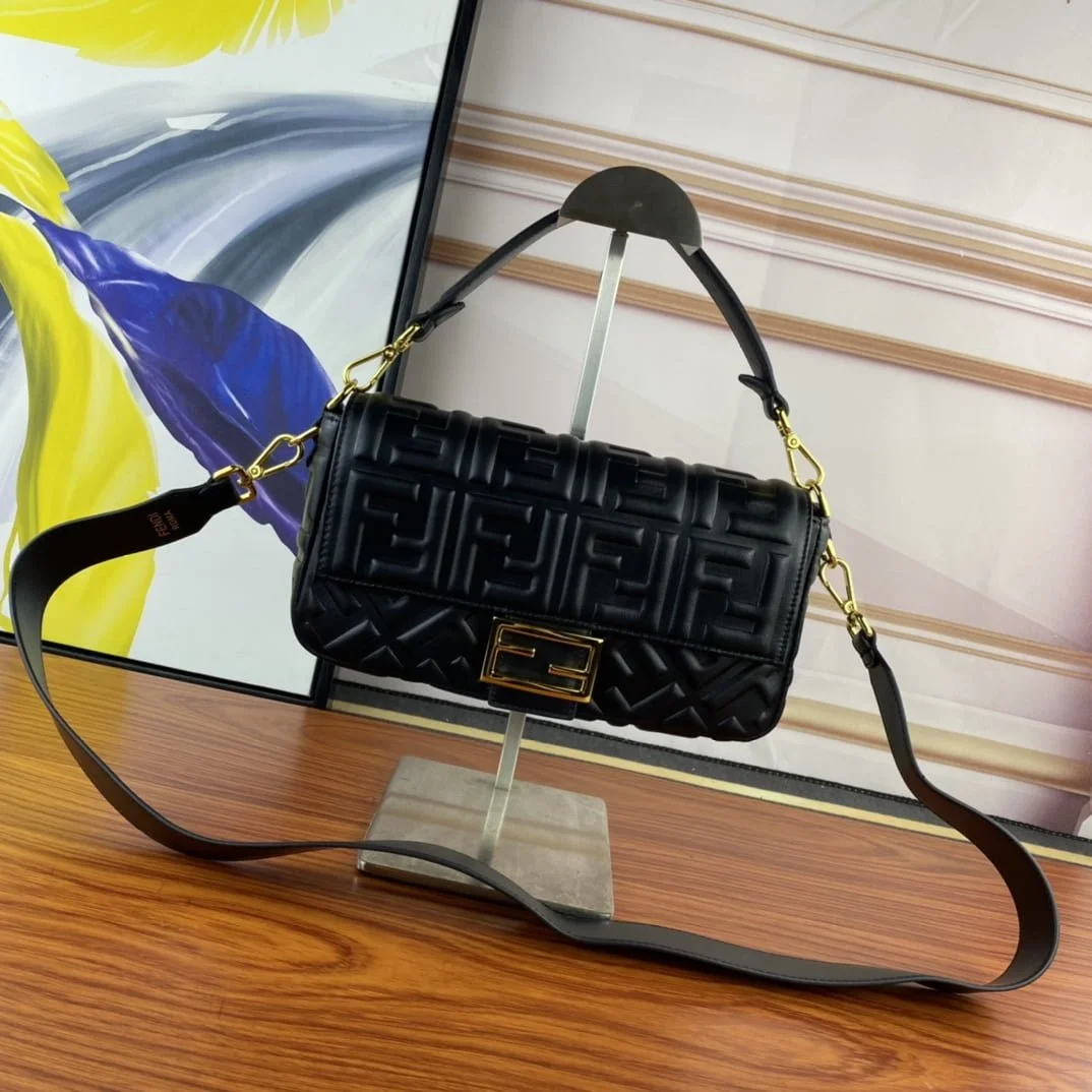 FENDI BAGUETTE Embossed design Black Handbag F0191 Size: 26x5x15cm - LITELUX
