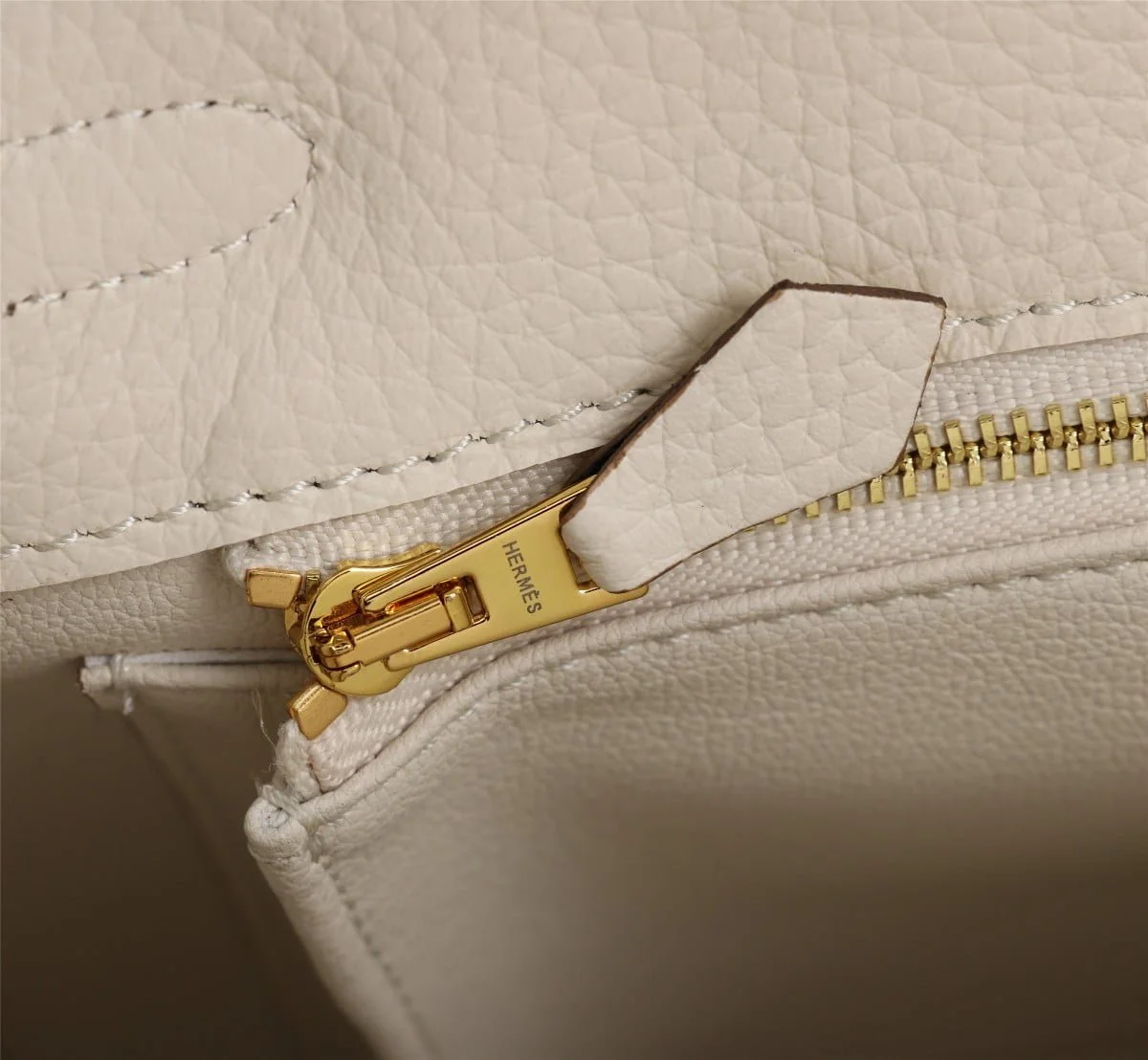 Hermès Kelly Togo Calf Gold hardware Milkshake white size: 25Cm/ 28Cm - LITELUX