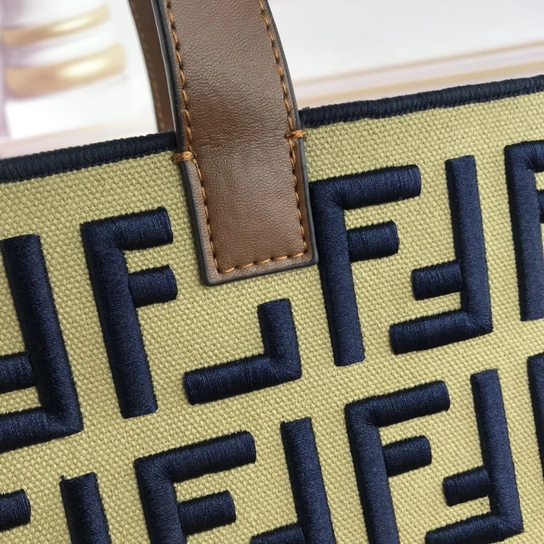 FENDI  peekaboo Canvas Tote with mobile phone bag 2118 Size: 37*32 cm - LITELUX