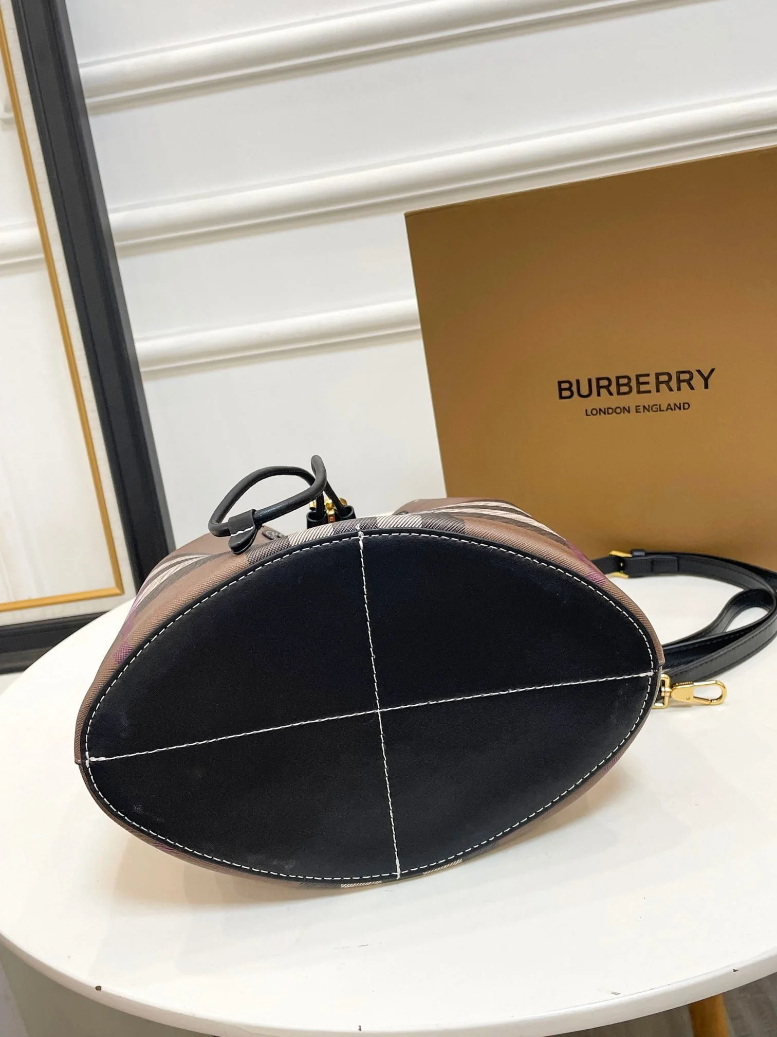 Burberry Bucket bag size: 26*8cm - LITELUX