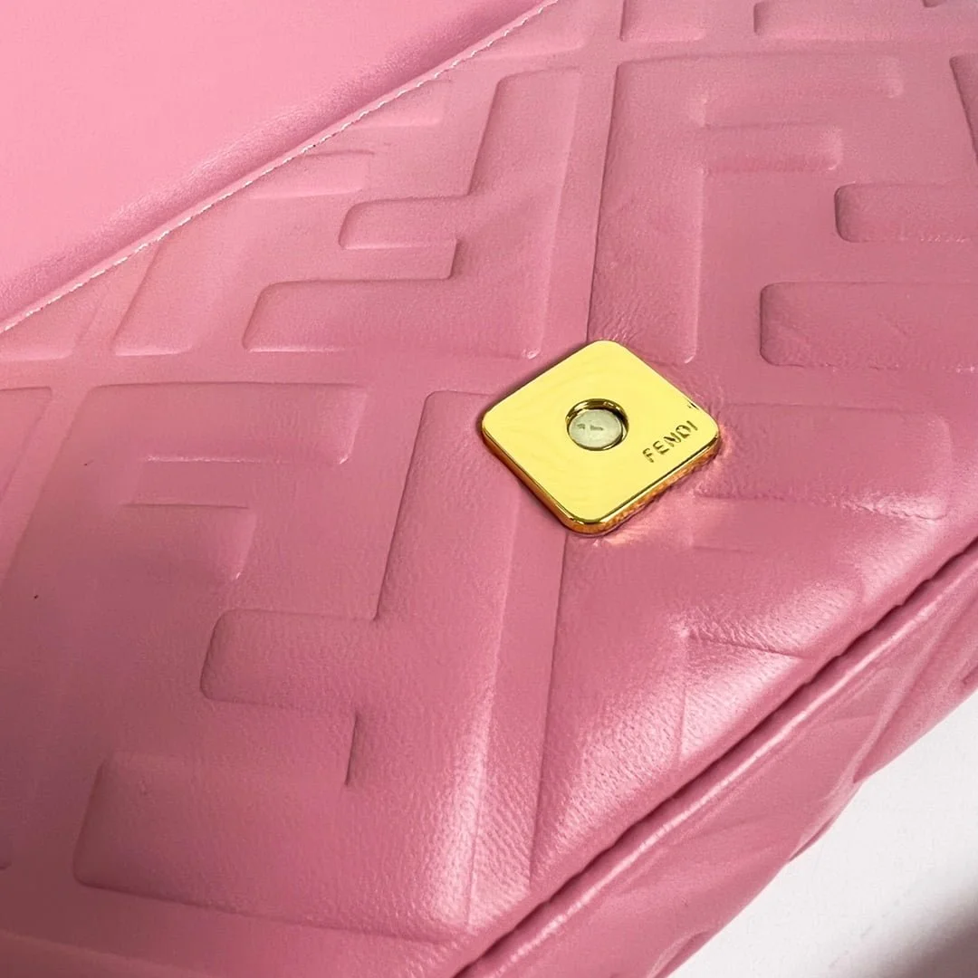 FENDI BAGUETTE Mini Chain Strap Pink Handbag Size: 4*18*11cm - LITELUX