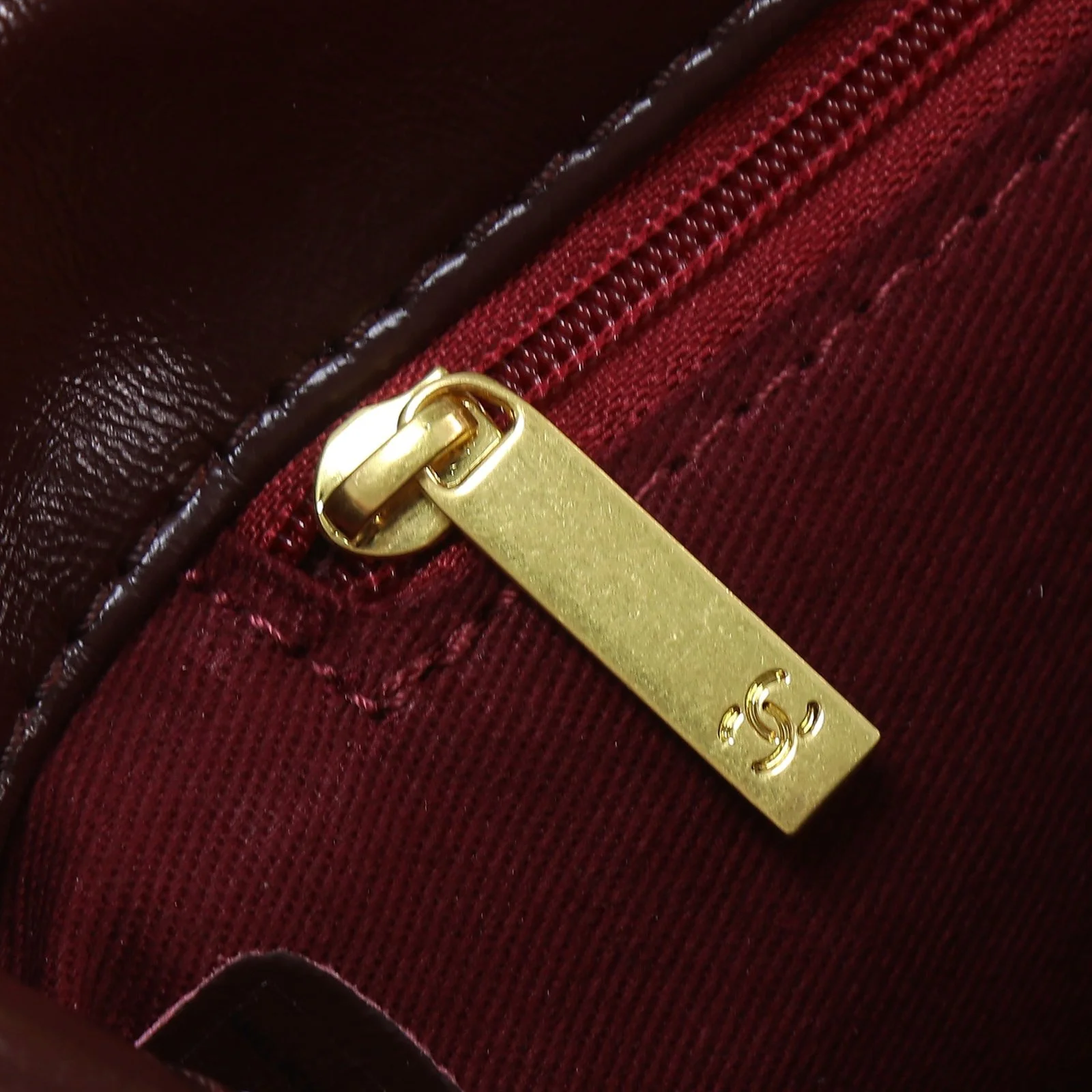 Chanel Wine red oil wax skin Chain crossbody bag Size:26cm - LITELUX