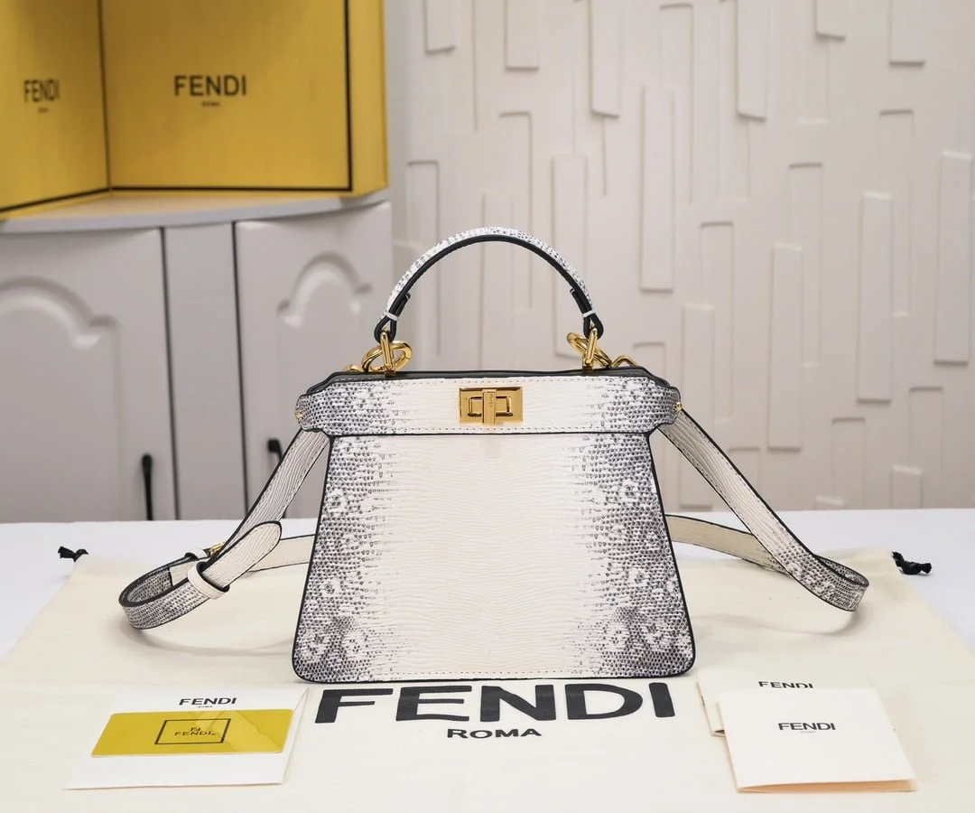 FENDI Peekaboo Crocodile Leather gold hardware 23ss 335 Size: 20*15cm - LITELUX