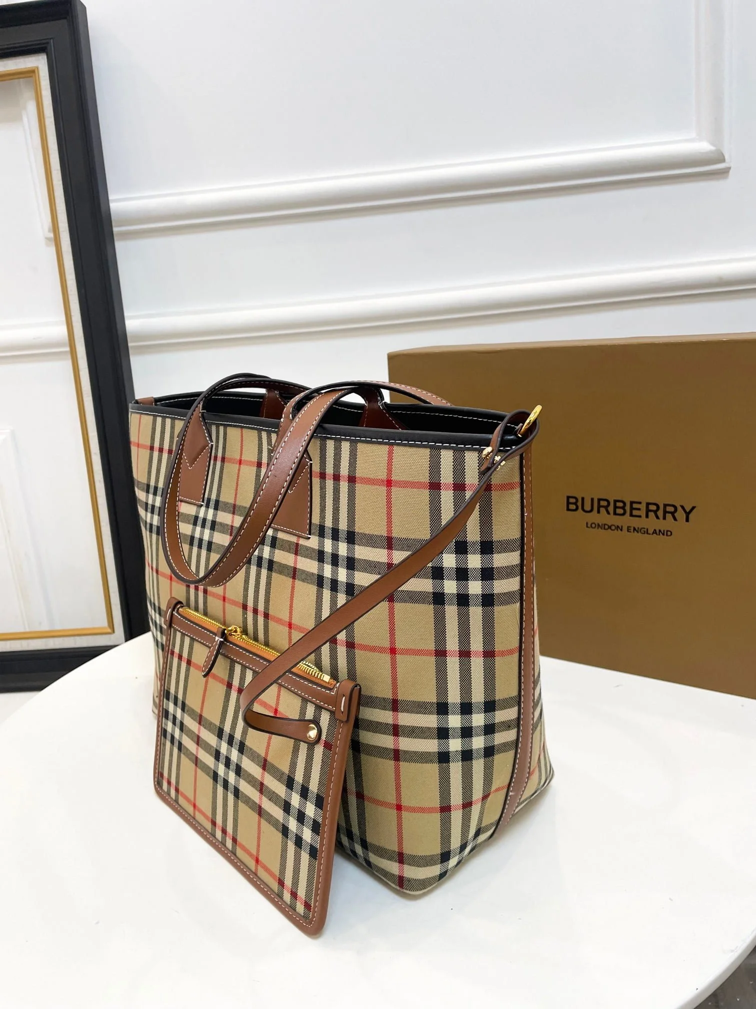 Burberry tote shopping bag with small wallet size: 35*16*29cm - LITELUX