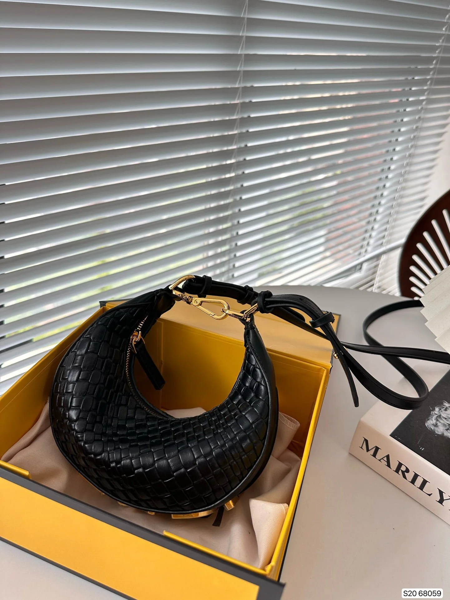 FENDI Woven half moon bag underarm bag 68043 68059 Size: 24*13cm/19*10cm - LITELUX