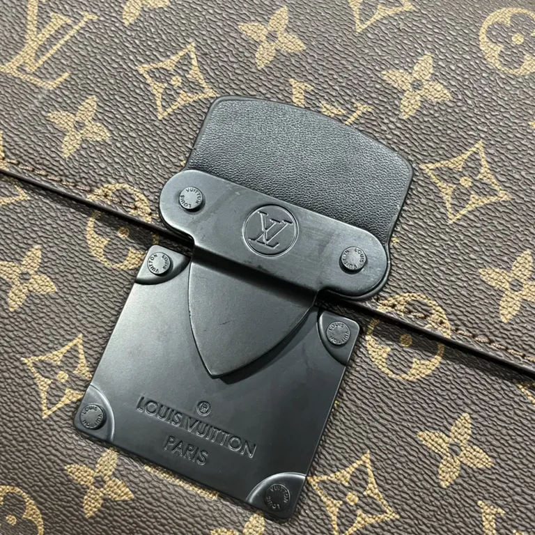 Louis Vuitton bag - HAUTEWATCH