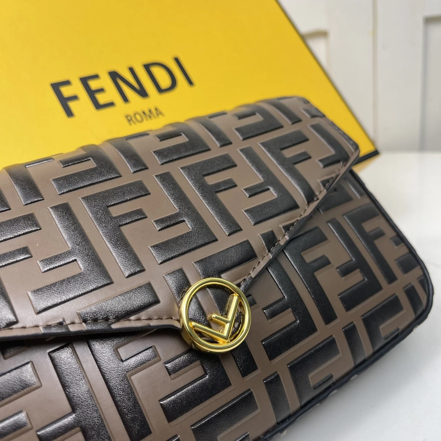 FENDI Three-piece leather wallet 2122 Size: 23CM - LITELUX