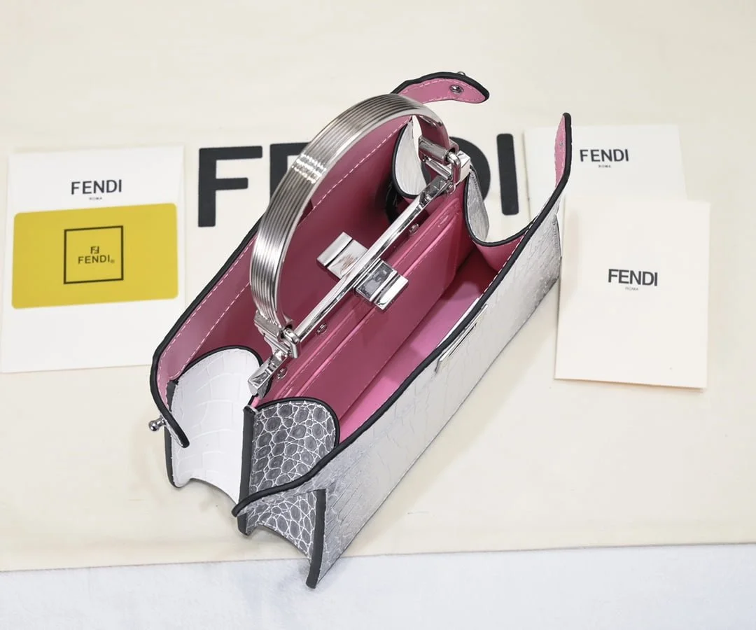 FENDI Peekaboo Crocodile Leather sliver hardware 23ss 335 Size: 20*15cm - LITELUX