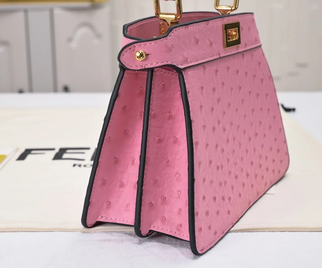 FENDI Peekaboo Pink 23ss 335 Size: 20*15cm - LITELUX