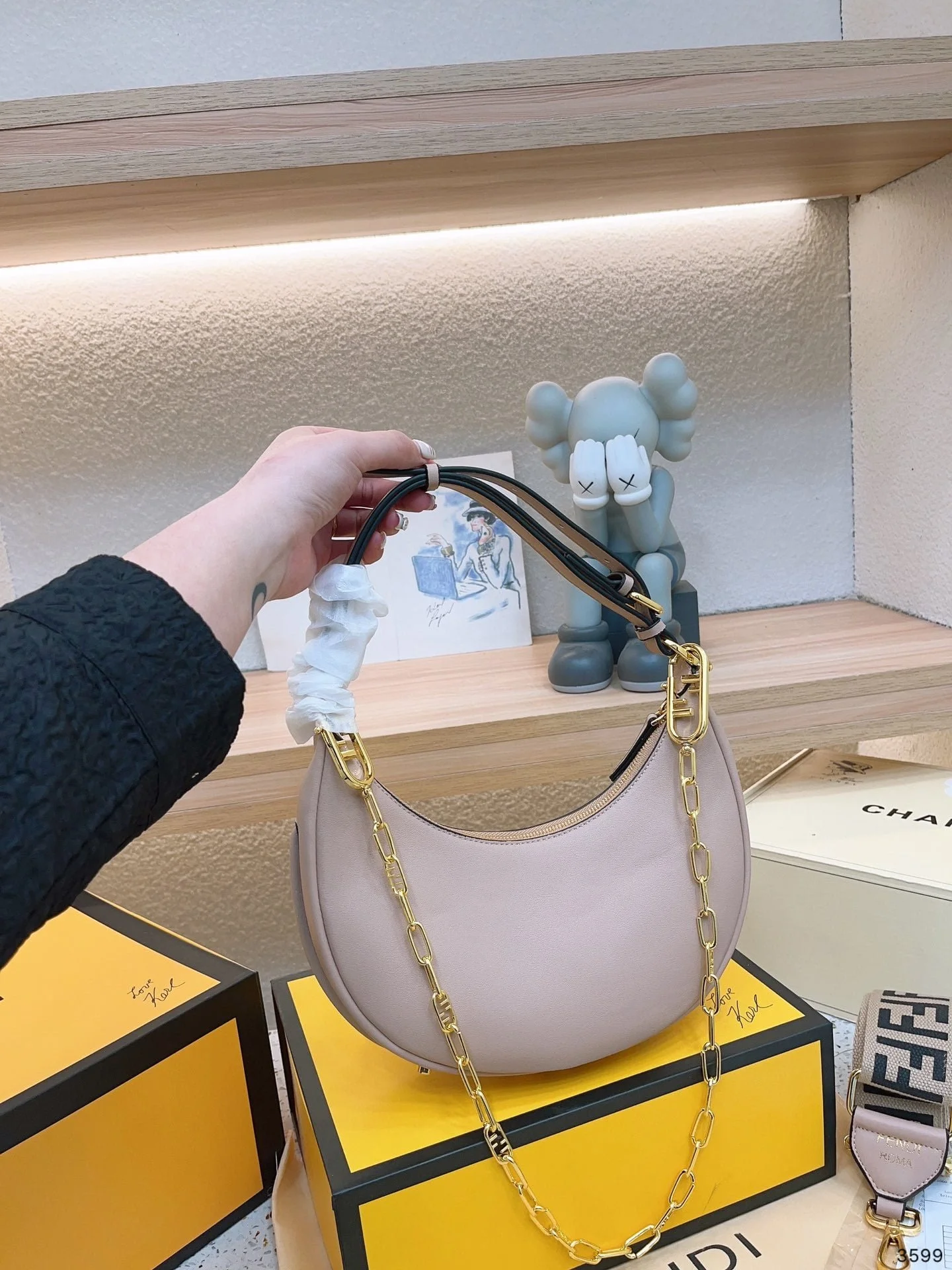 FENDI Patent leather half moon bag Light Pink with chain strap Size: 34*16cm - LITELUX