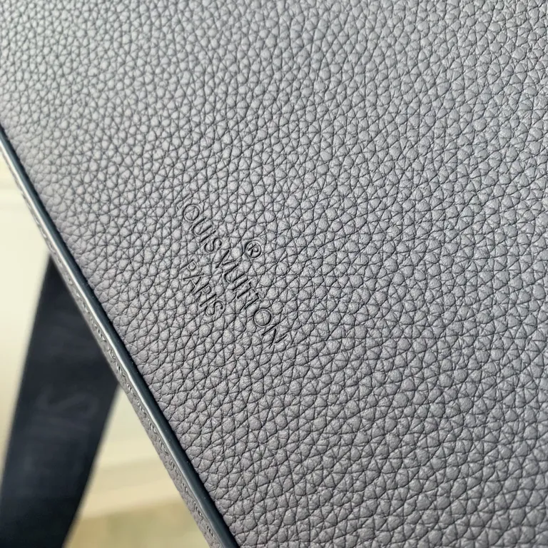 Louis Vuitton bag - LITELUX