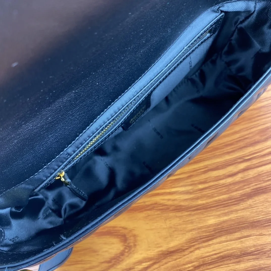FENDI BAGUETTE Embossed design Black Handbag F0191 Size: 26x5x15cm - LITELUX