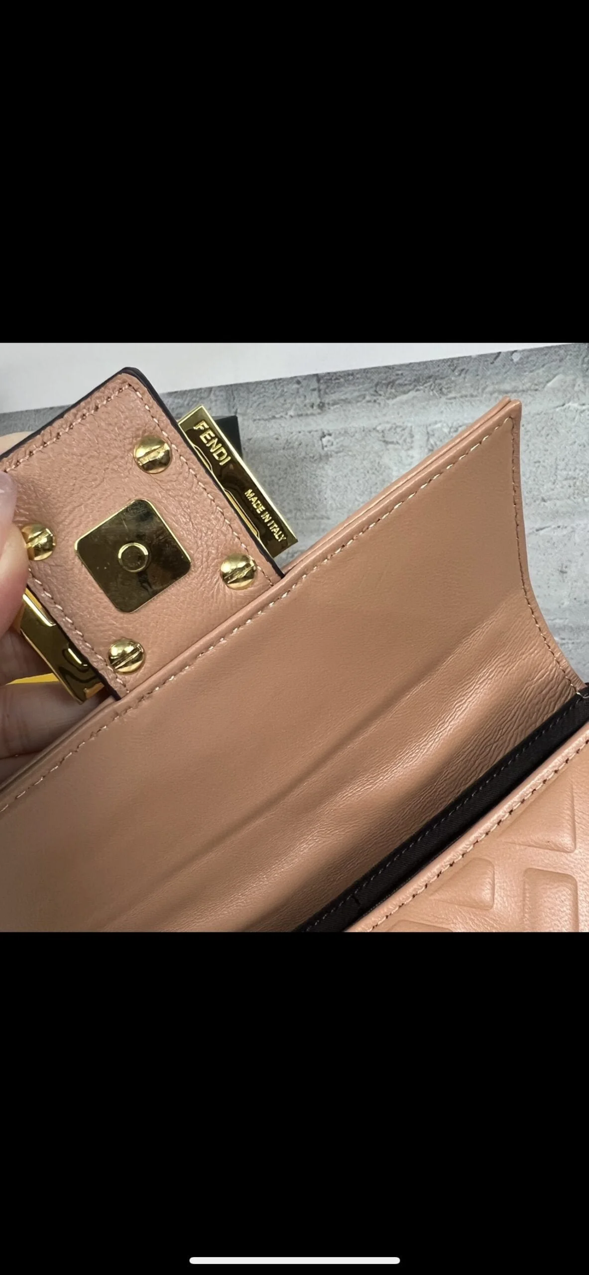 FENDI BAGUETTE Mini Chain Strap Earthy yellow Handbag Size: 4*18*11cm - LITELUX