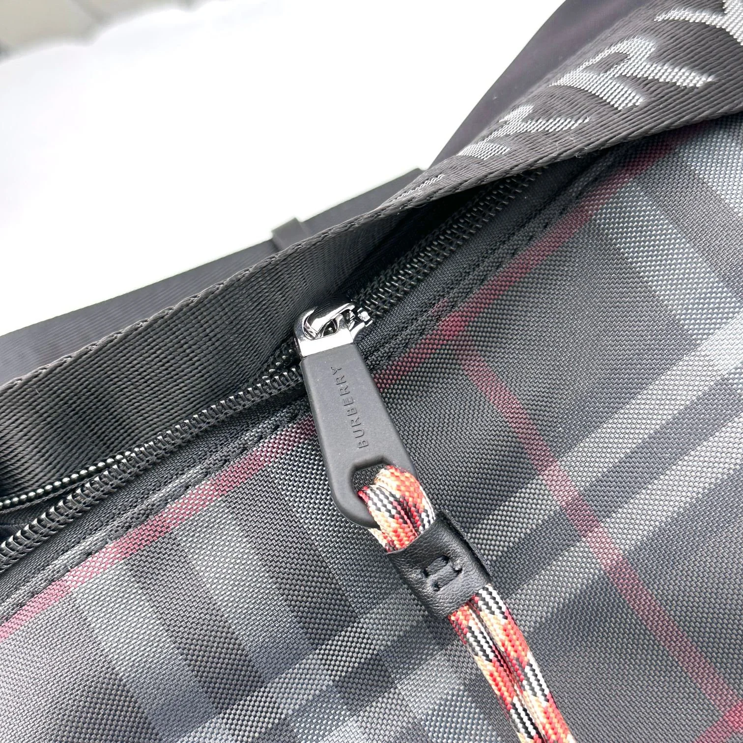Burberry canvas Chest pack bag size: 16*30cm - LITELUX