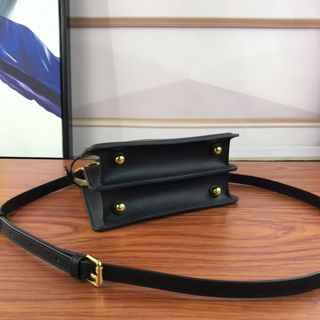 FENDI PeekaboolseeuPetite 0778 Black size: 20*15.5*11CM - LITELUX