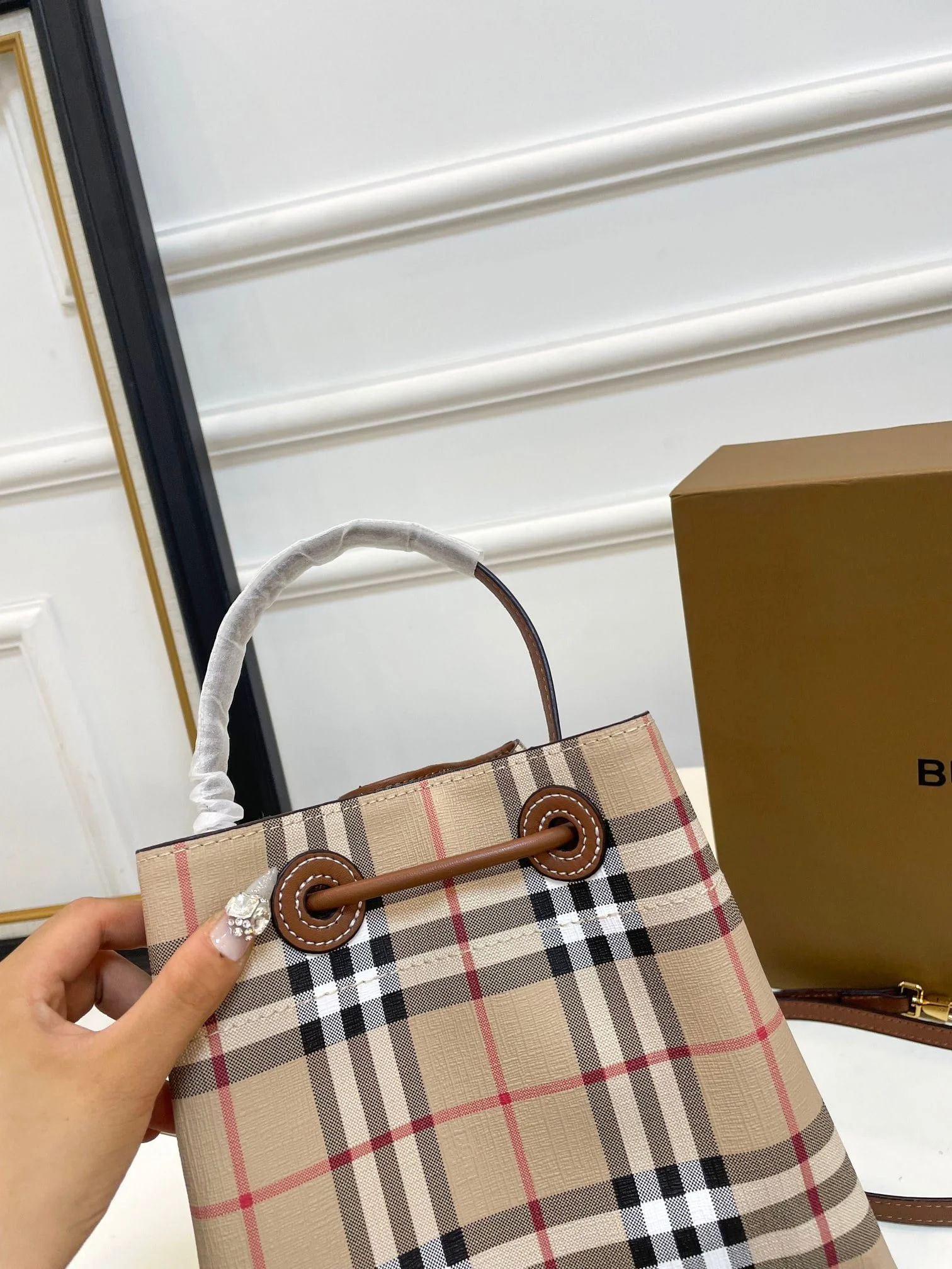 Burberry Bucket bag size: 26*8cm - LITELUX
