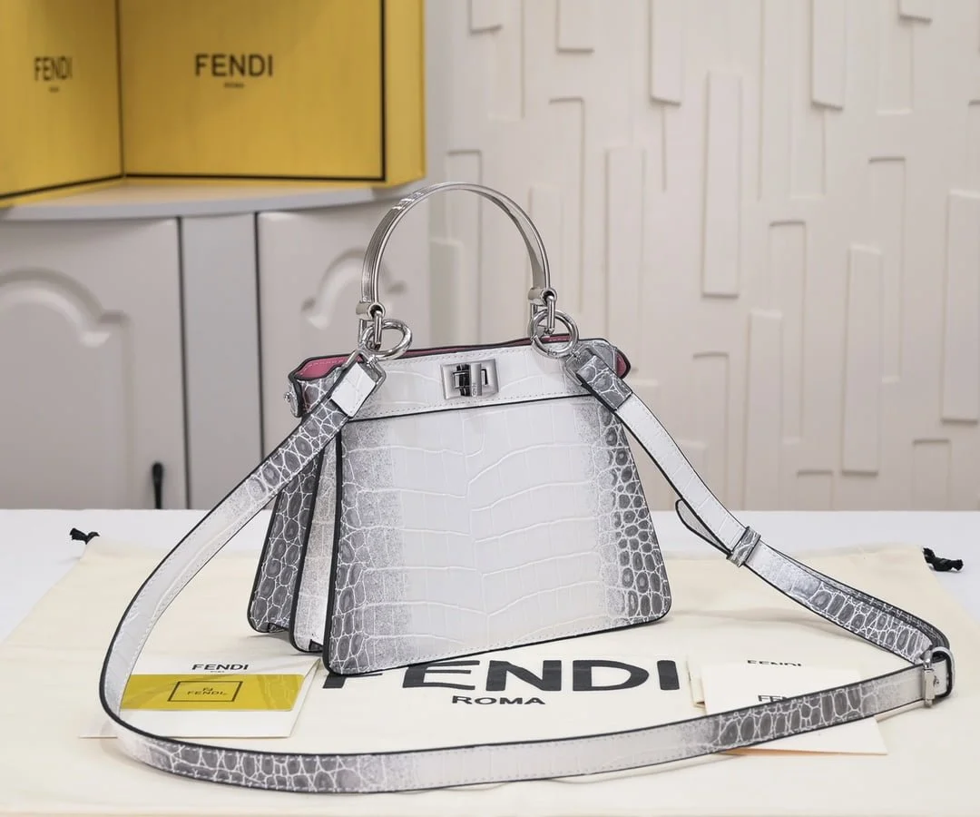 FENDI Peekaboo Crocodile Leather sliver hardware 23ss 335 Size: 20*15cm - LITELUX
