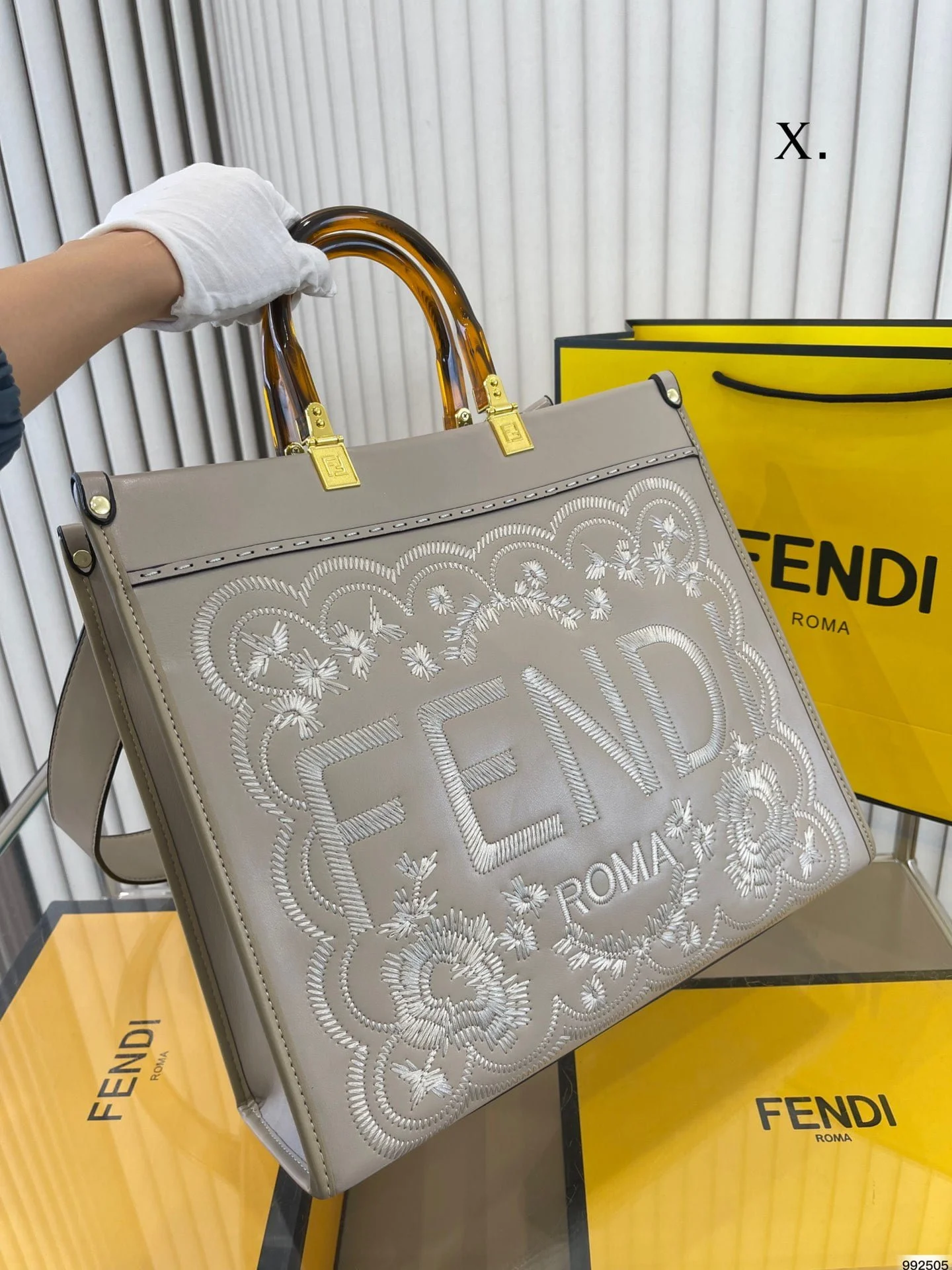 FENDI Tote bag Black Size: 35*31cm - LITELUX