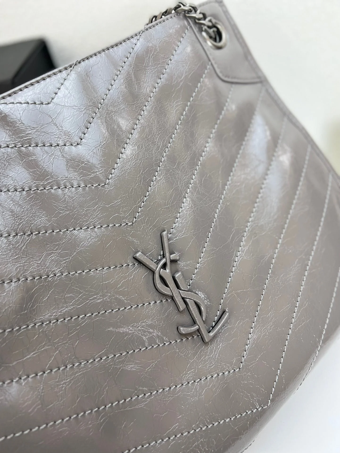 YSL NIKI Wrinkled retro oil wax skin Shoulder and backbody tote bag grey 577999 size: 33*27*11.5 cm - LITELUX