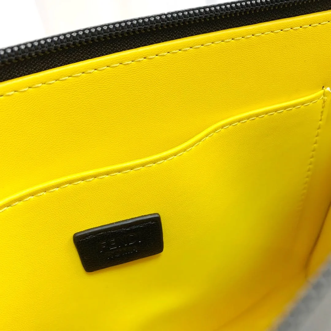 FENDI Large capacity Handbag Size: 20 * 30cm - LITELUX