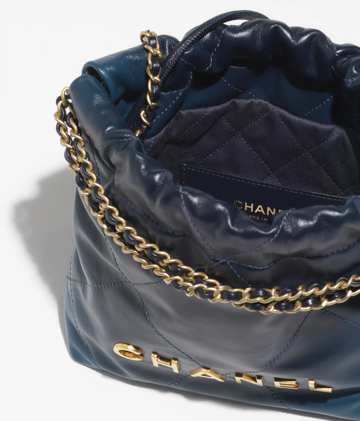 CHANEL / CHANEL 22 MINI HANDBAG Shaded Calfskin & Gold-Tone Metal Blue & Dark Blue Ref.  AS3980 B10681 NN490 - LITELUX