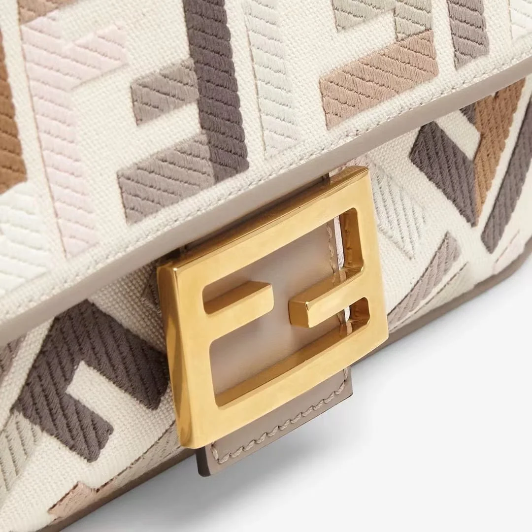 FENDI Hot Classic Baguette - LITELUX