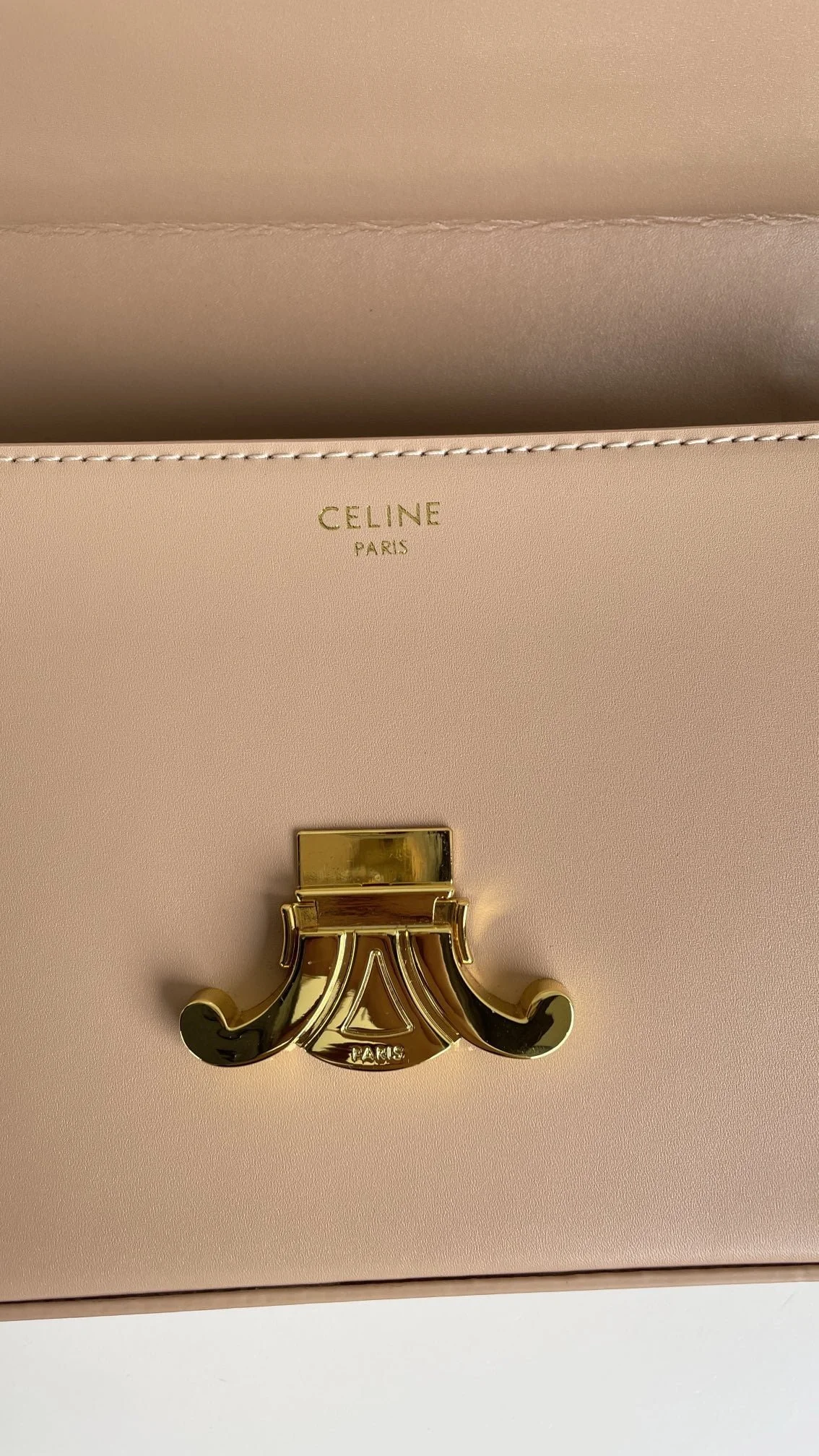 CELINE Arc de Triomphe Pink with Chain Size: 22 * 13.5 * 6cm - LITELUX