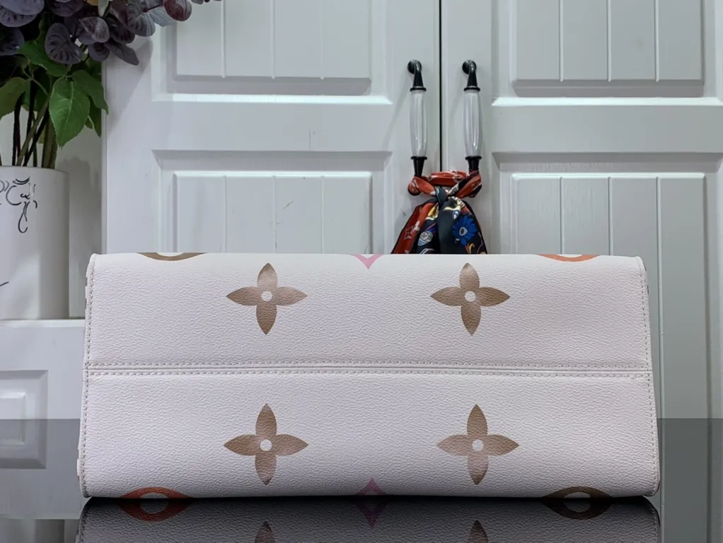 Louis Vuitton bag - LITELUX