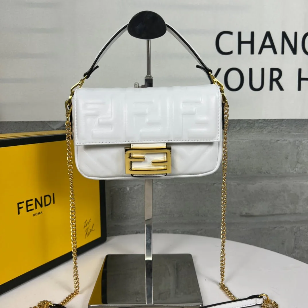 FENDI BAGUETTE Mini Chain Strap White Handbag Size: 4*18*11cm - LITELUX