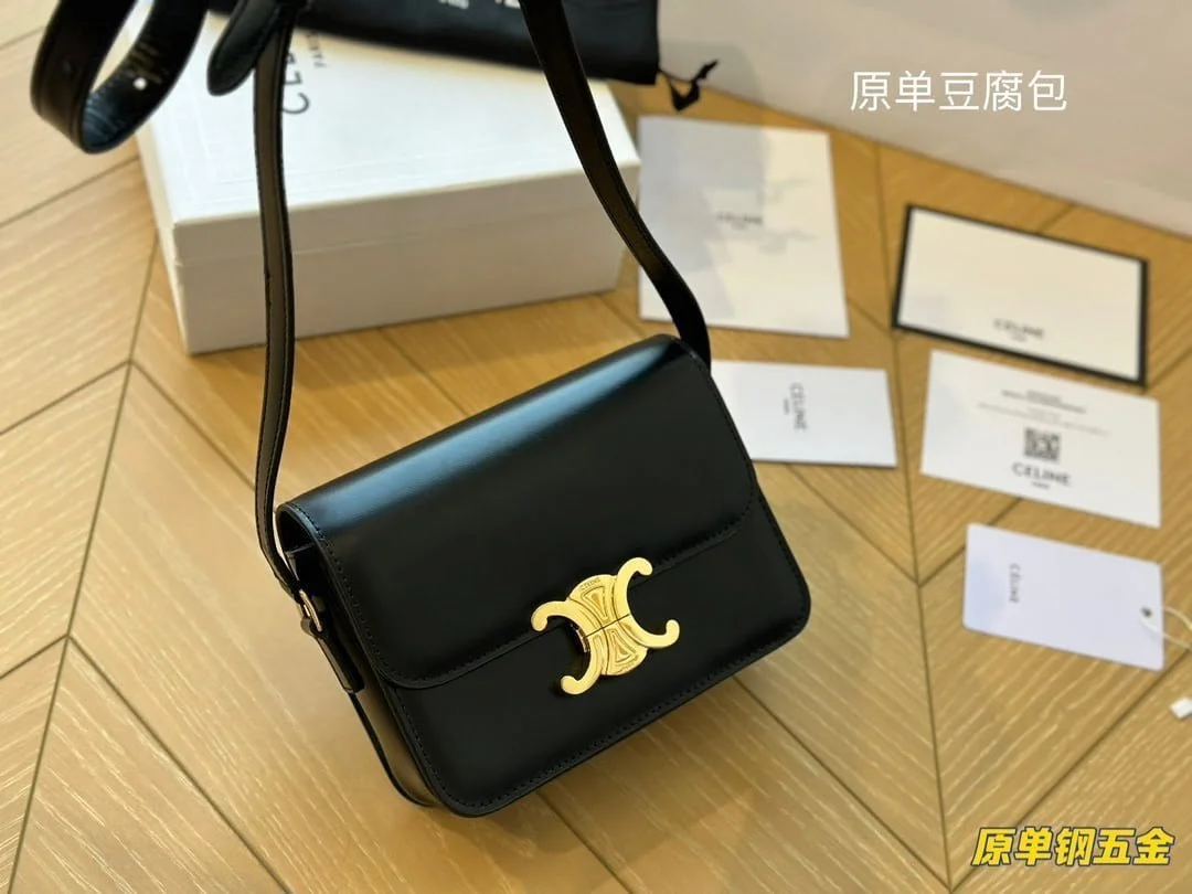 CELINE TRIOMPHE Crossbody bag Black size: 19*15cm - LITELUX