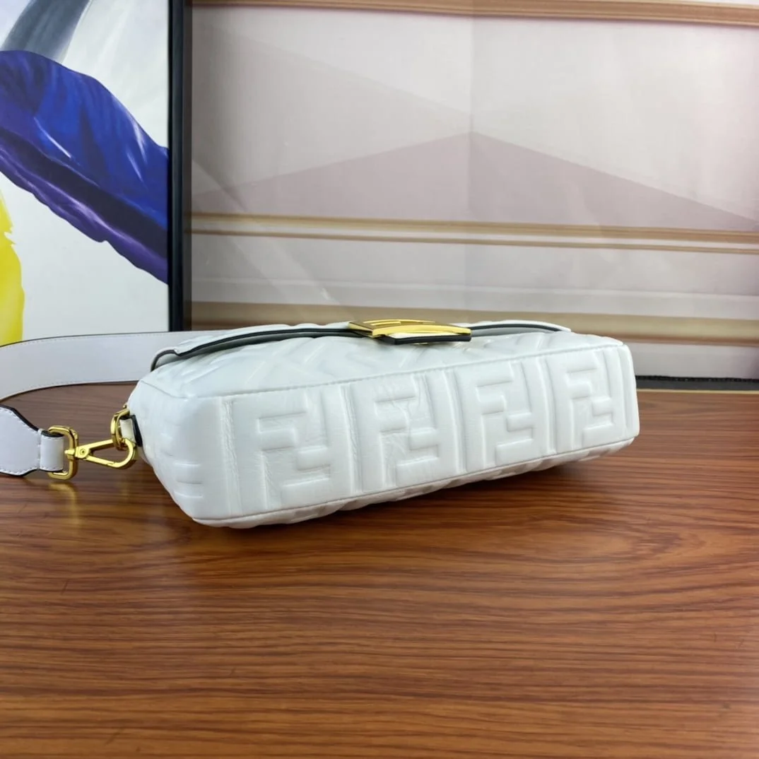 FENDI BAGUETTE Embossed design White Handbag F0191 Size: 26x5x15cm - LITELUX
