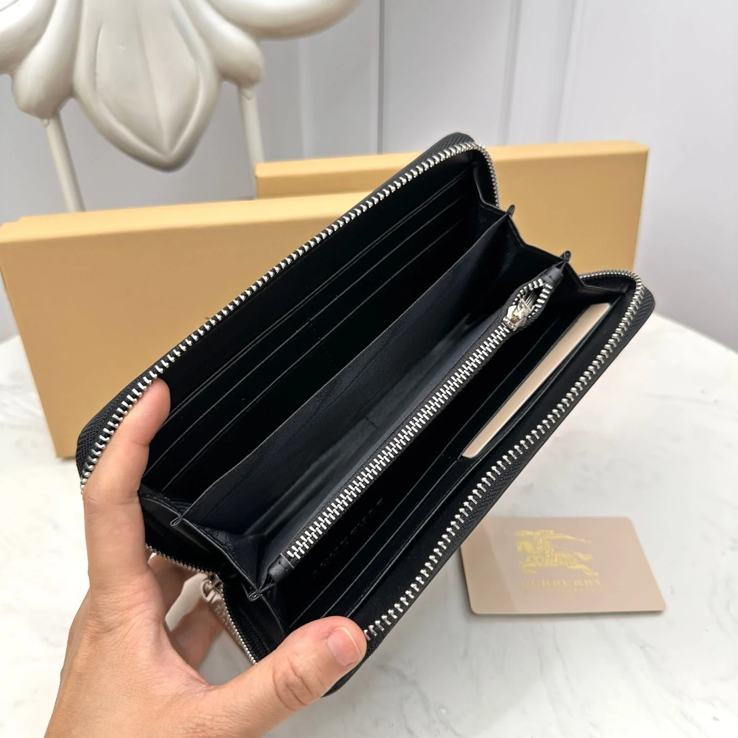 Burberry cowhide long wallet 6660105 size: 19*10*2.5cm - LITELUX