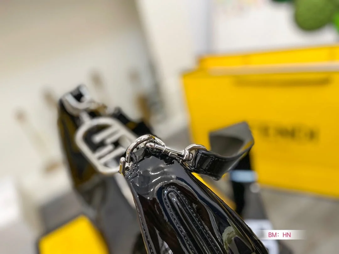 FENDI Patent leather half moon bag Size: 34*16cm - LITELUX