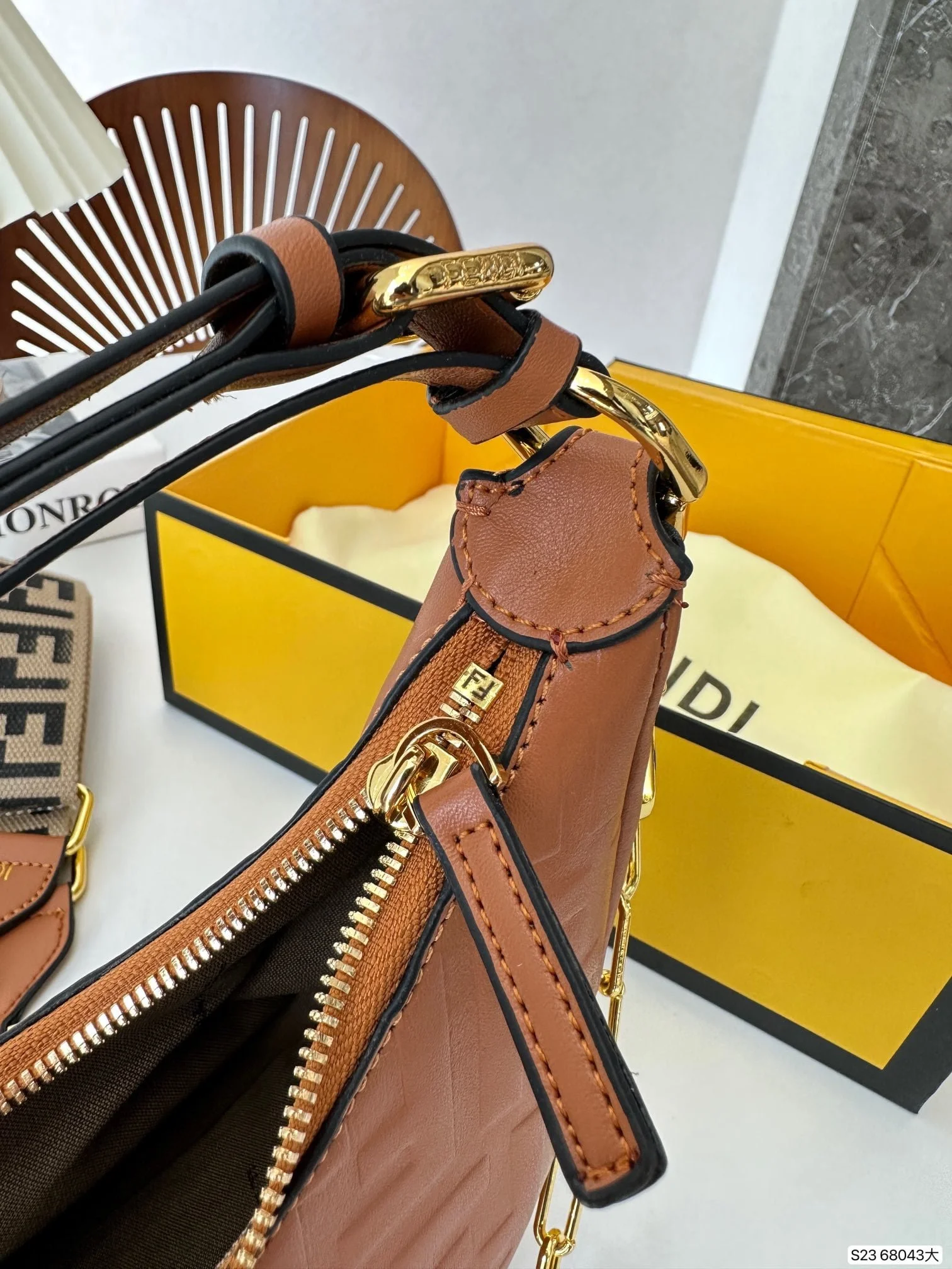 FENDI half moon bag Underarm bag size: 28*16cm - LITELUX