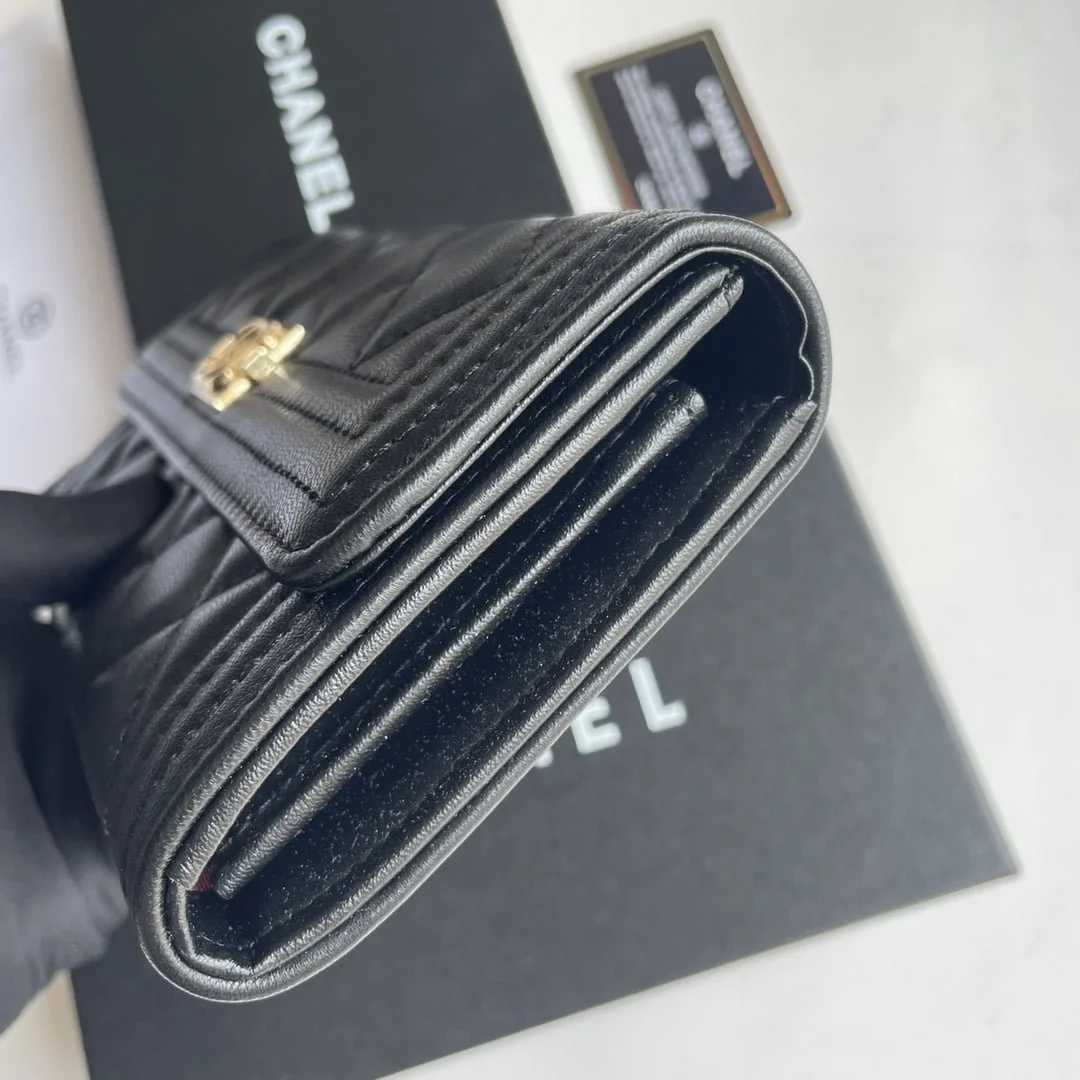 Chanel sheepskin Clutch bag with gold hardware size: 19*10cm - LITELUX