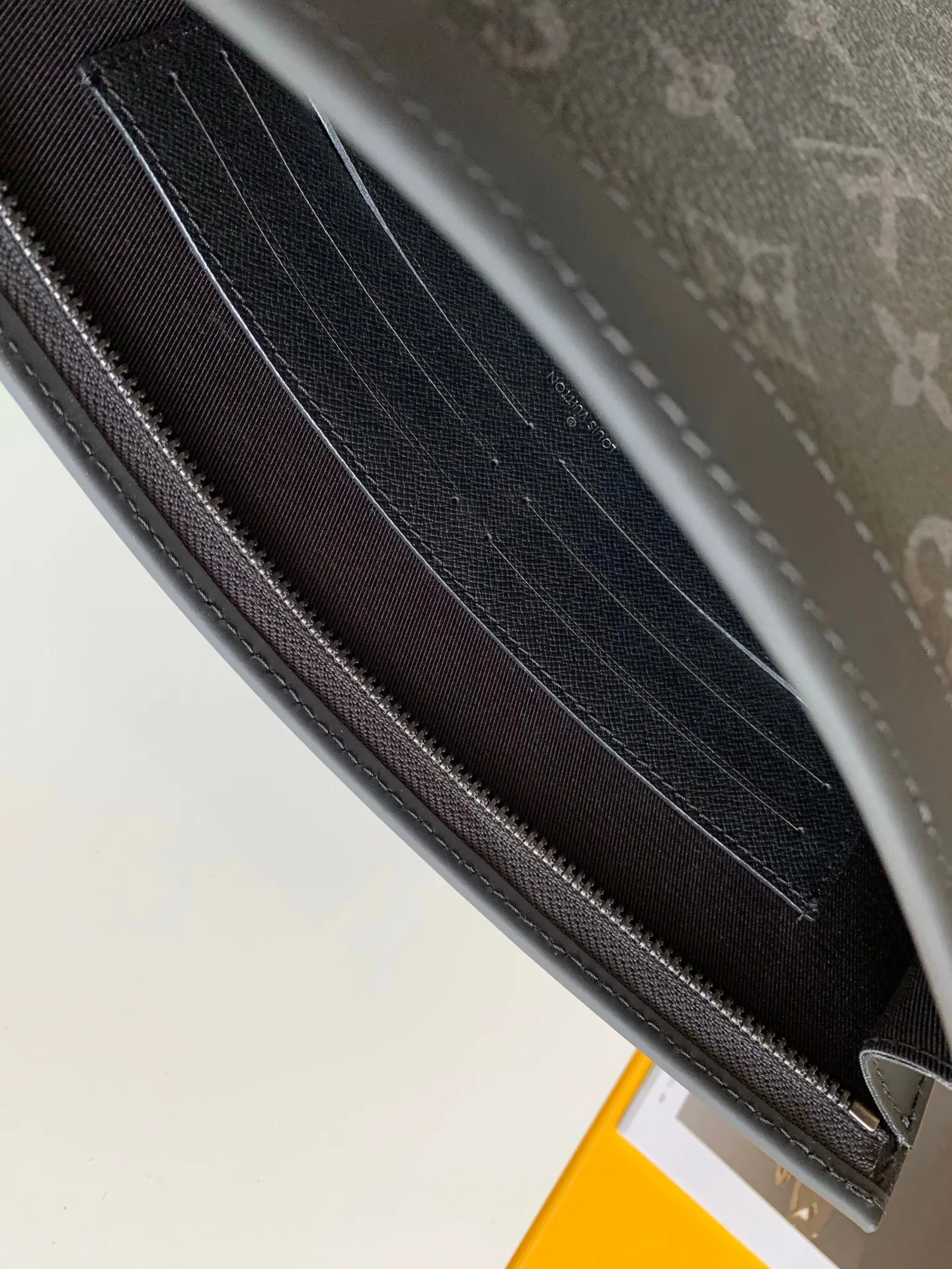 Louis Vuitton Bag  – 113061872 - LITELUX